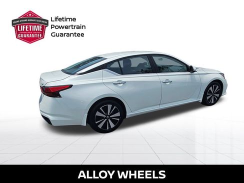 Certified 2021 Nissan Altima 2.5 SV FWD image 8
