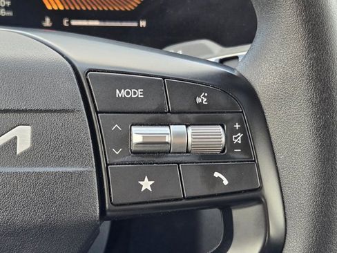 Used 2025 Kia K4 LXS image 21