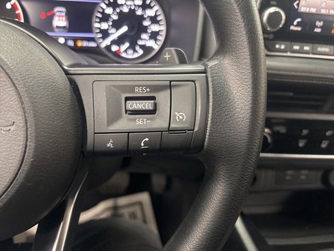 Used 2024 Nissan Rogue S image 18