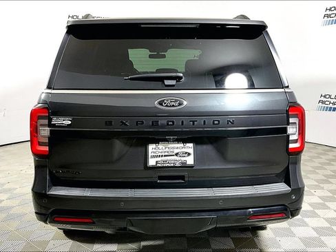 Used 2023 Ford Expedition Limited RWD image 4