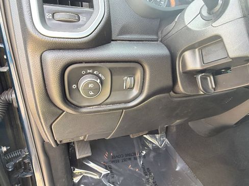 Used 2024 RAM 2500 Big Horn w/ Bed Utility Group image 25