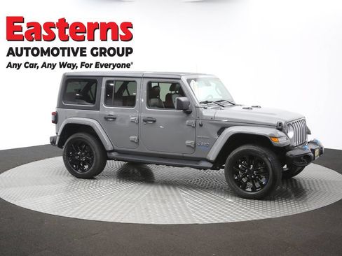 Used 2022 Jeep Wrangler Unlimited Sahara w/ Cold Weather Group AWD/4WD image 46