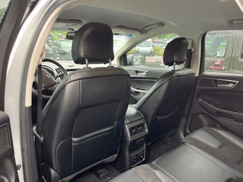 Used 2015 Ford Edge Sport w/ Equipment Group 401A FWD image 8