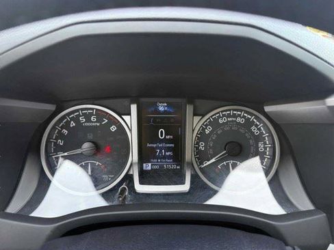 Used 2022 Toyota Tacoma SR5 RWD image 21