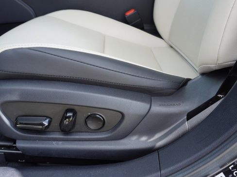 Used 2025 Lexus ES 350 w/ Premium Package image 22