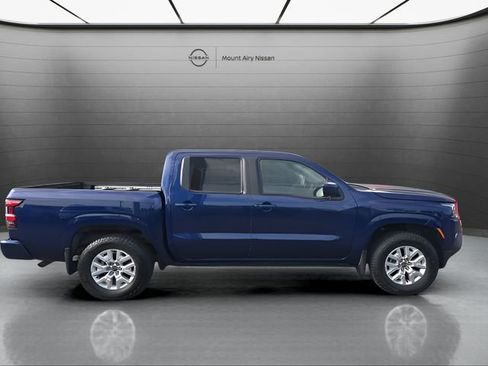 Certified 2022 Nissan Frontier SV image 3