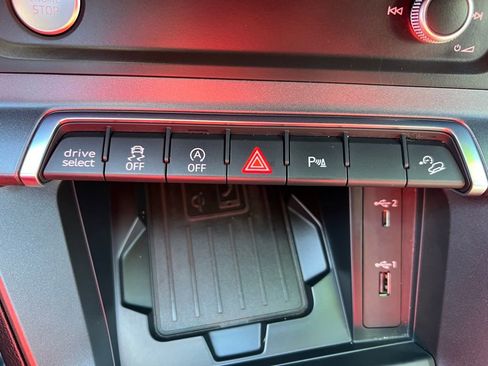 Used 2020 Audi Q3 2.0T Premium Plus w/ Premium Plus Package image 27