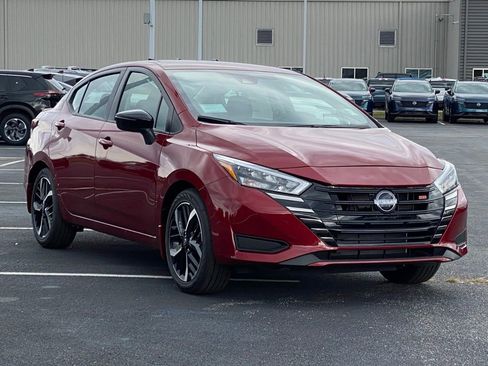 New 2025 Nissan Versa SR w/ Trunk Package image 2