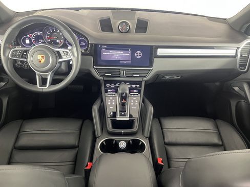 Used 2023 Porsche Cayenne Platinum Edition image 10