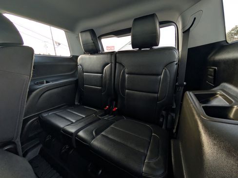 Used 2022 GMC Acadia SLT w/ LPO, Floor Liner Package image 36