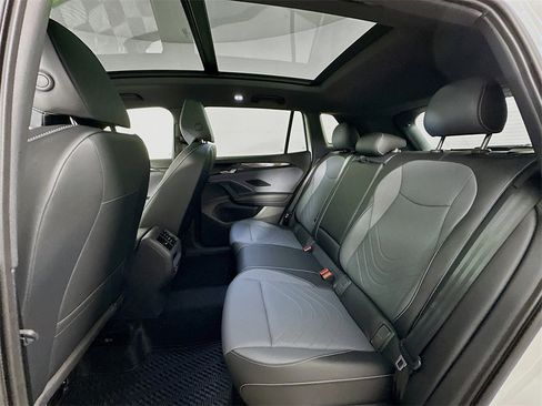 New 2025 Volkswagen Tiguan SE R-Line image 17