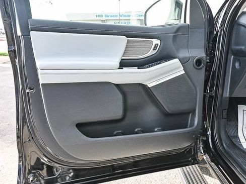 Certified 2025 Ford Expedition Platinum w/ Driver's Package AWD/4WD image 24