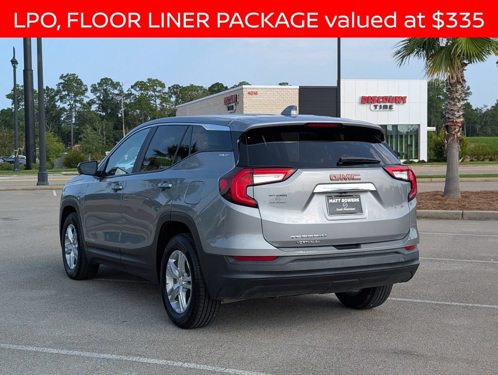 Used 2023 GMC Terrain SLE w/ LPO, Floor Liner Package FWD image 3