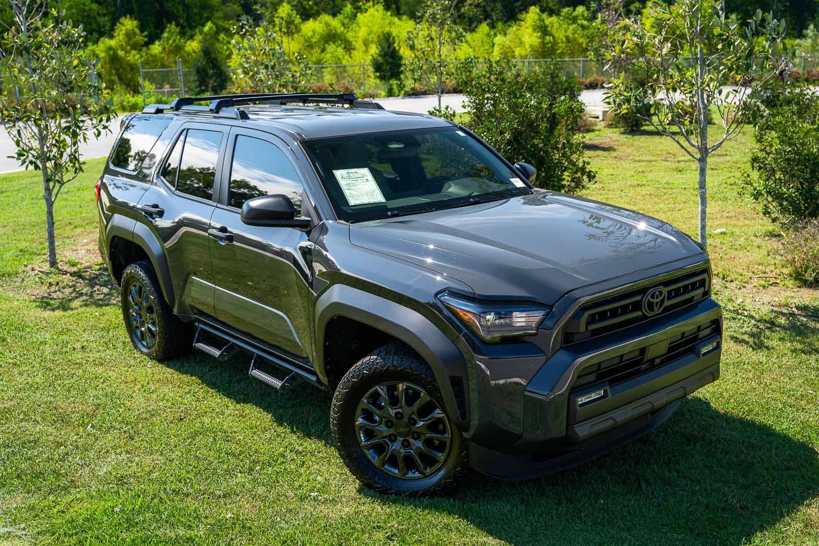 Used 2025 Toyota 4Runner SR5 AWD/4WD image 35