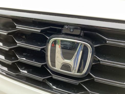 Used 2025 Honda Pilot Black Edition image 4