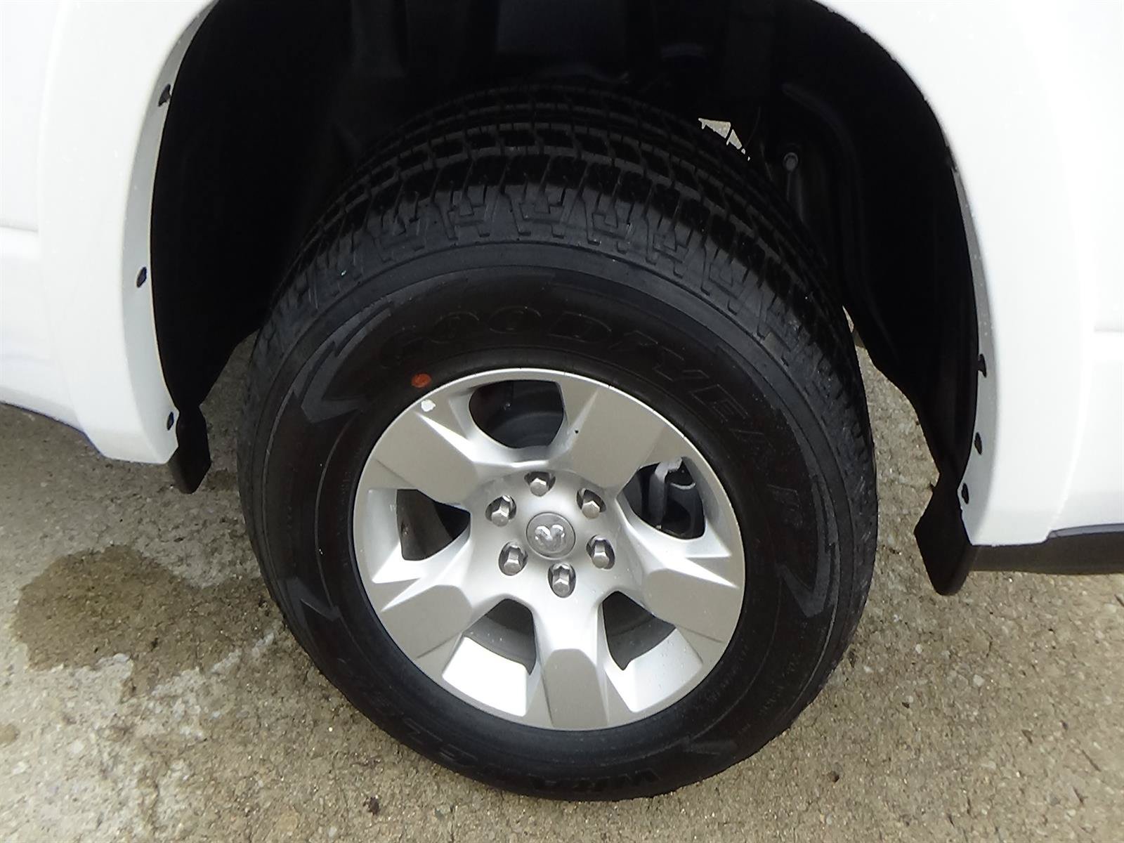 Used 2025 RAM 1500 Big Horn AWD/4WD image 12