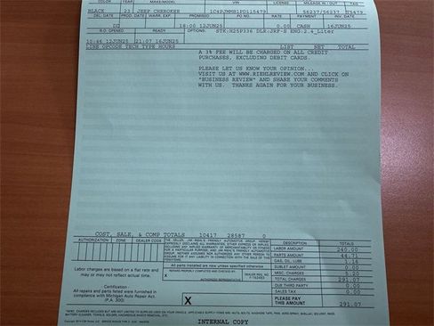 Used 2023 Jeep Cherokee Altitude Lux image 3