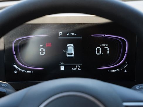 Used 2025 Kia Sportage LX image 11