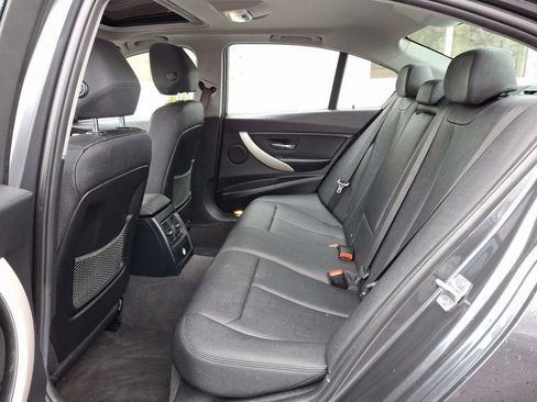 Used 2018 BMW 320i xDrive Sedan w/ Convenience Package image 10