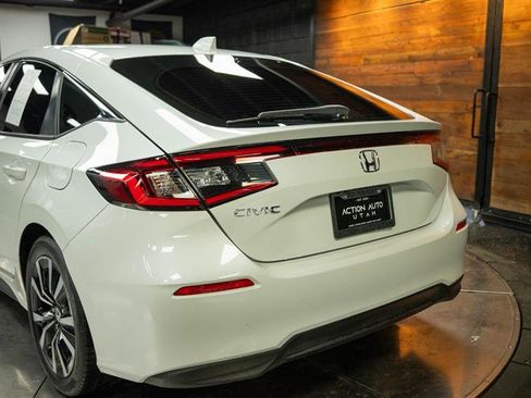 Used 2022 Honda Civic EX-L image 6