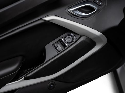 Used 2019 Chevrolet Camaro LT RWD image 62