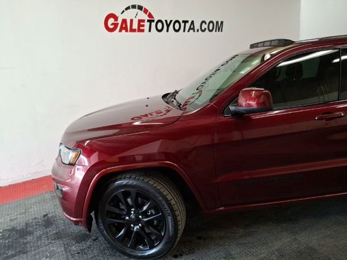 Used 2018 Jeep Grand Cherokee Altitude image 5