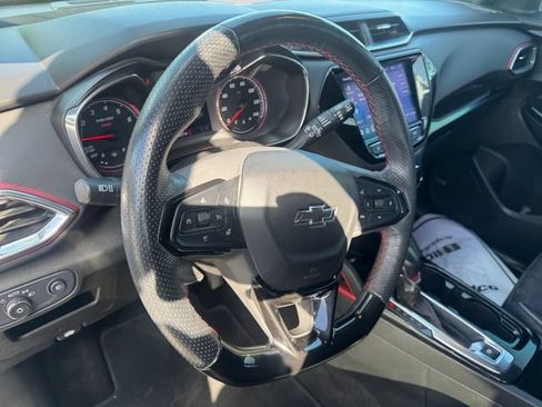 Certified 2022 Chevrolet TrailBlazer RS w/ Technology Package FWD image 13