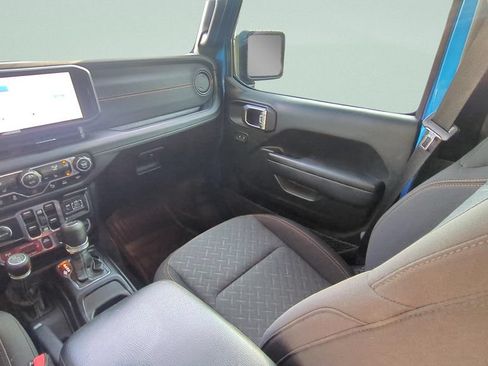 Used 2024 Jeep Gladiator Mojave w/ Safety Group AWD/4WD image 12