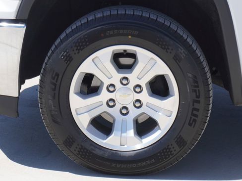 Used 2017 GMC Sierra 1500 2WD Regular Cab image 4