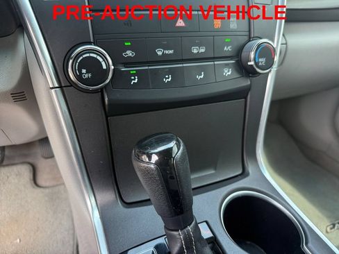 Used 2015 Toyota Camry LE FWD image 19