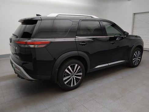 Used 2022 Nissan Pathfinder Platinum image 10