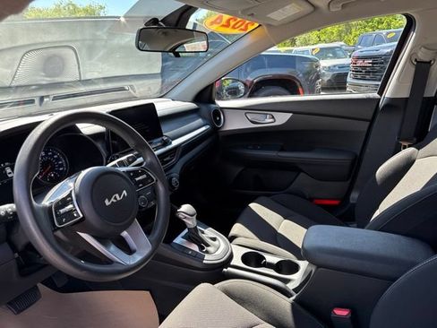 Used 2024 Kia Forte LXS w/ LXS Technology Package FWD image 10