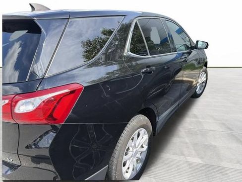 Used 2019 Chevrolet Equinox LT w/ Driver Convenience Package FWD image 3