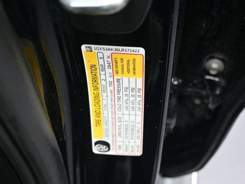 Used 2020 Cadillac Escalade 2WD image 9