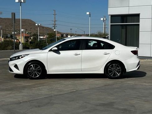 Used 2023 Kia Forte LXS w/ LXS Technology Package image 3