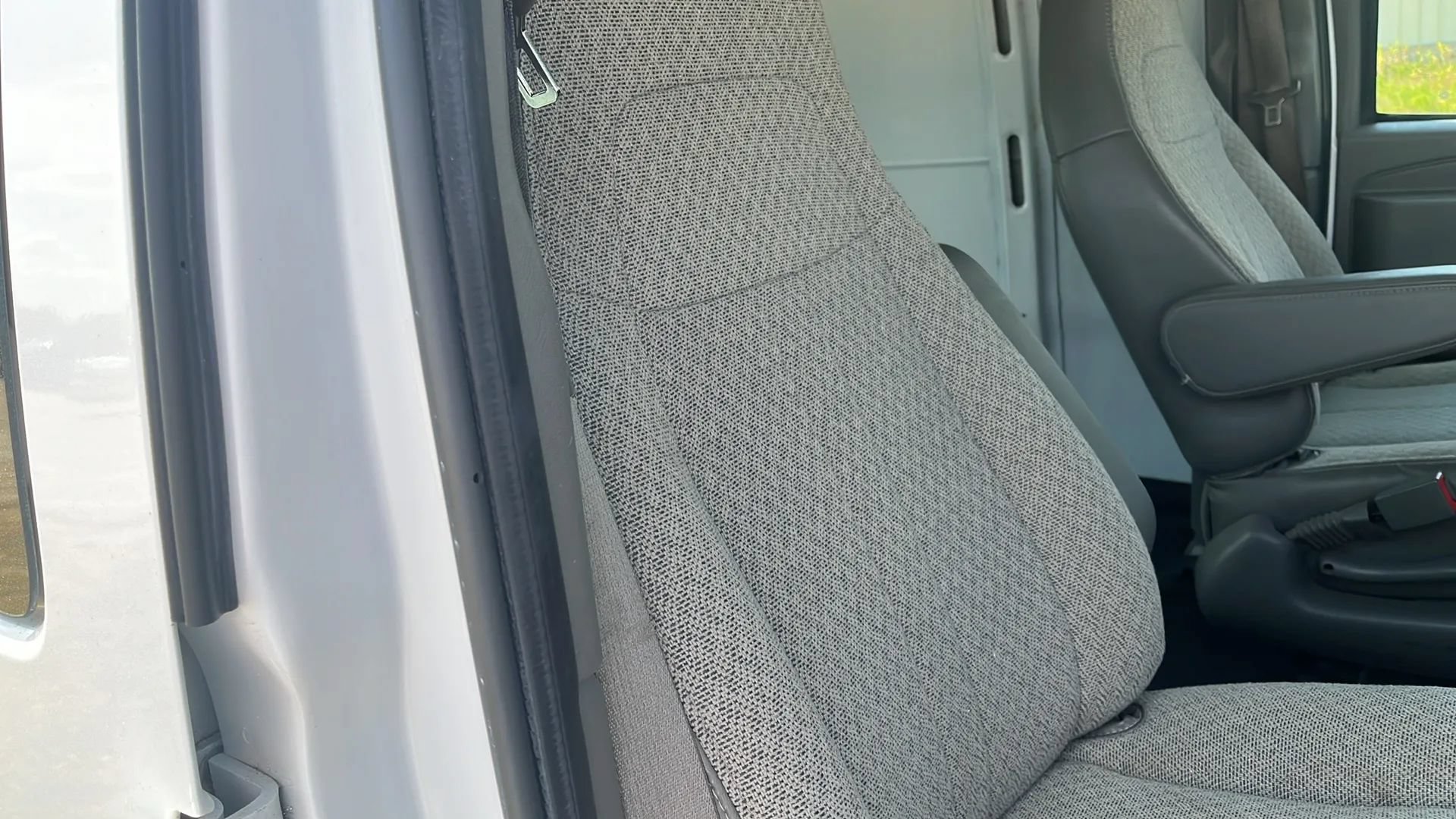 Used 2022 Chevrolet Express 2500 w/ Driver Convenience Package RWD image 14