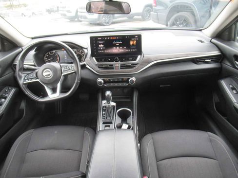 Used 2024 Nissan Altima 2.5 SV w/ SV Premium Package image 43