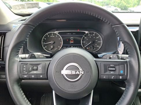 Used 2024 Nissan Pathfinder SV w/ SV Premium Package AWD/4WD image 22