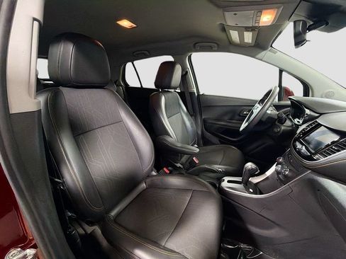 Used 2022 Chevrolet Trax LT AWD/4WD image 26