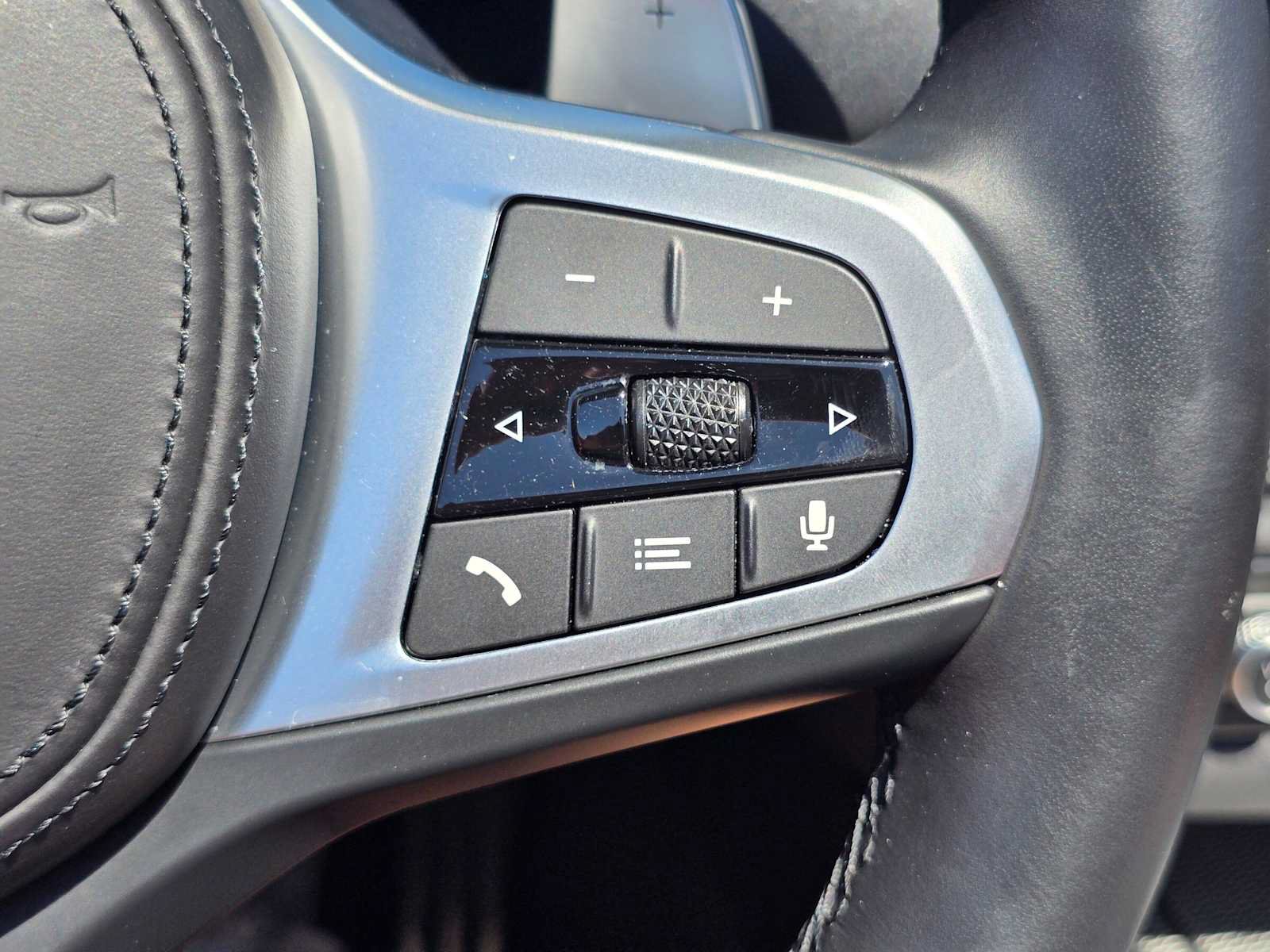 Used 2024 BMW Z4 M40i w/ Premium Package RWD image 29
