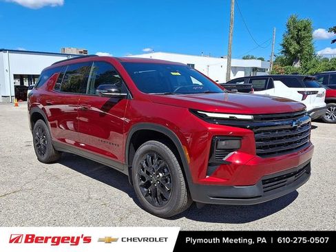 New 2026 Chevrolet Traverse LT w/ Midnight/Sport Edition FWD image 2