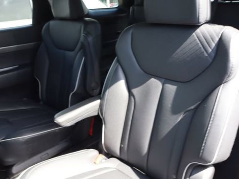 Used 2024 Hyundai Palisade SEL FWD image 7