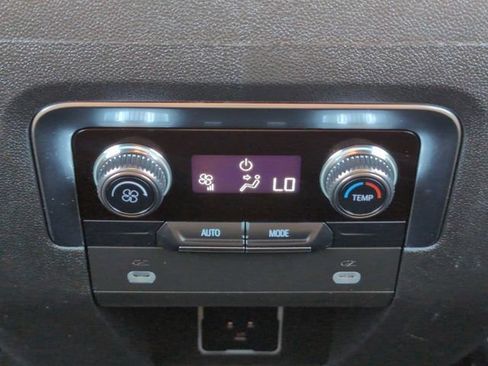 Certified 2024 GMC Yukon XL SLT RWD image 20