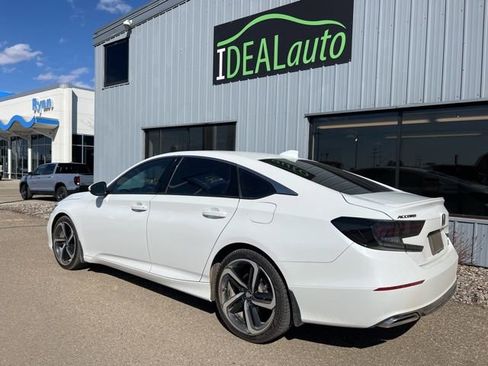 Used 2018 Honda Accord Sport image 3