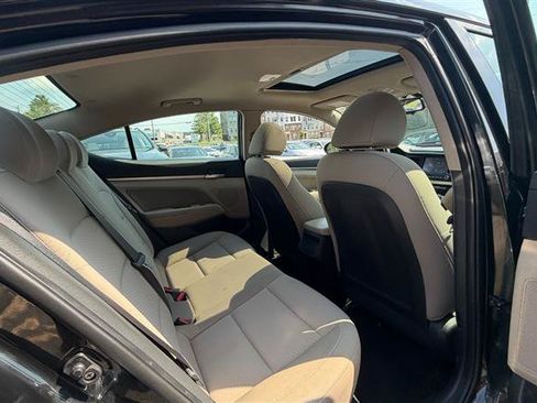 Used 2020 Hyundai Elantra Value Edition FWD image 18