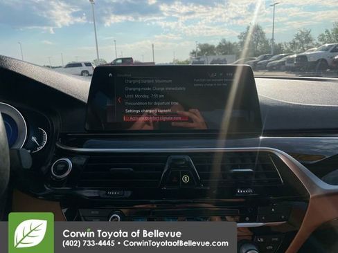 Used 2019 BMW 530e xDrive w/ Convenience Package image 13