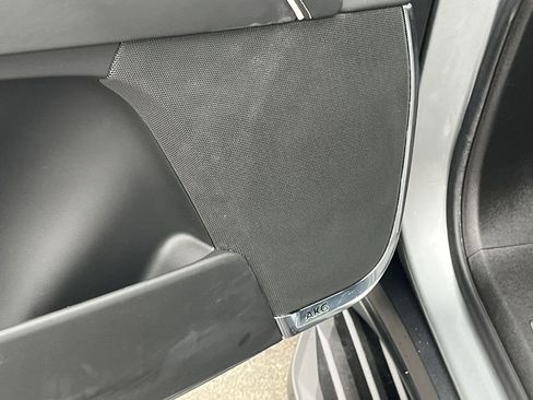 Used 2023 Cadillac Escalade Premium Luxury image 17