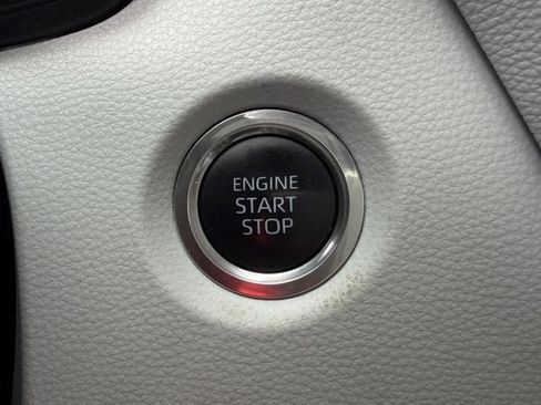 Used 2025 Toyota Corolla SE FWD image 20