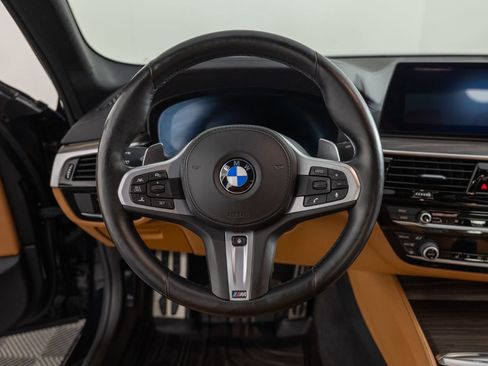 Used 2019 BMW M550i xDrive AWD/4WD image 30