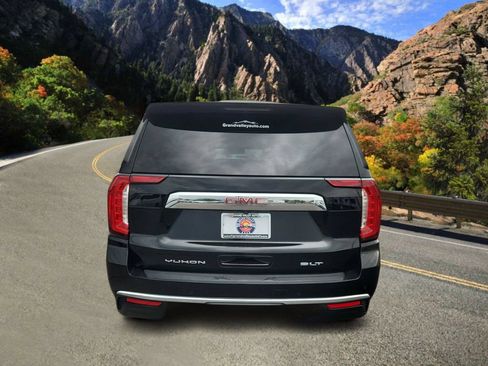 Used 2023 GMC Yukon XL SLT AWD/4WD image 4